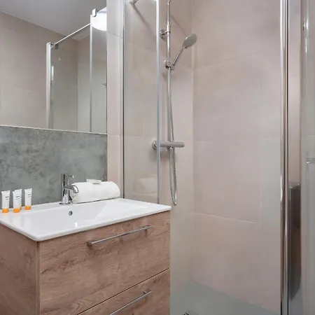 Apartment 1-bedroom With Parking & Balcony By Renters Wroclaw