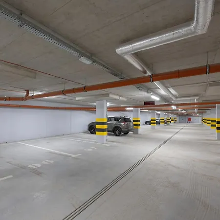 1-bedroom With Parking & Balcony By Renters 아파트 브로츠와프