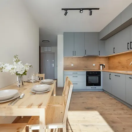 Apartment 1-bedroom With Parking & Balcony By Renters Wroclaw
