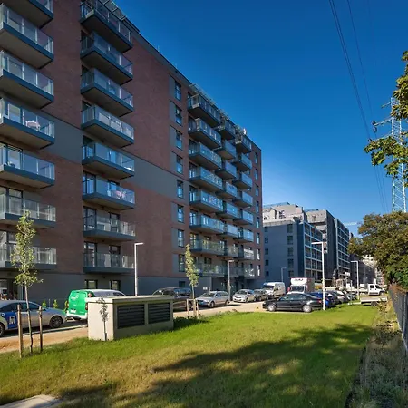 아파트 1-bedroom With Parking & Balcony By Renters *