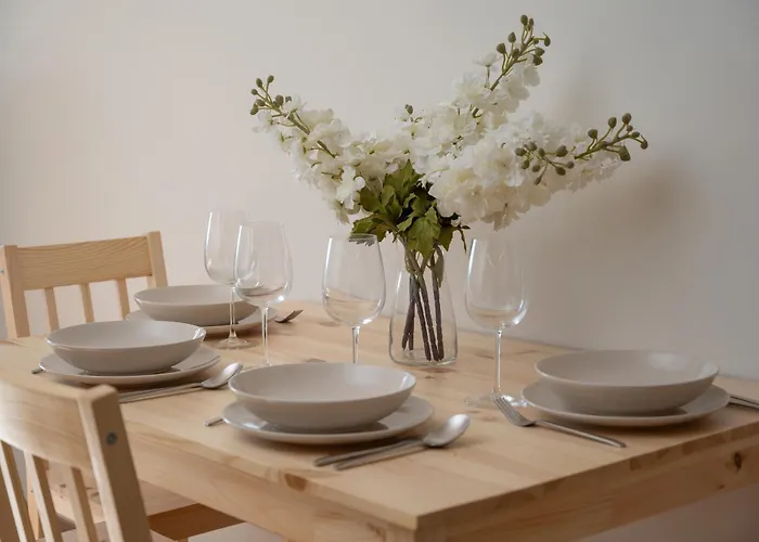 아파트 1-bedroom With Parking & Balcony By Renters