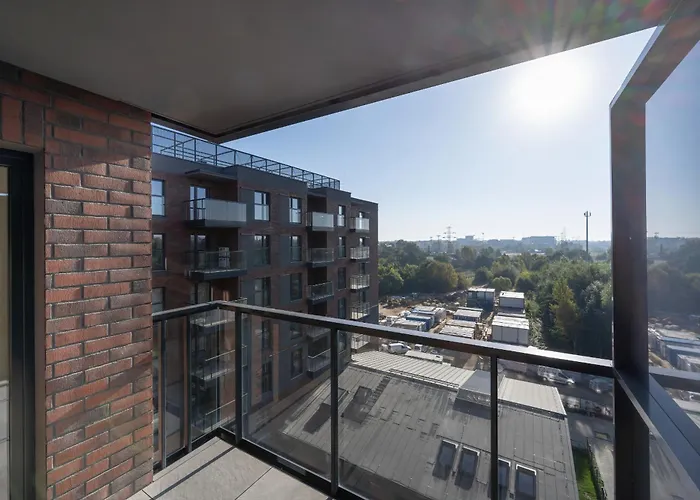 1-bedroom With Parking & Balcony By Renters 아파트 브로츠와프