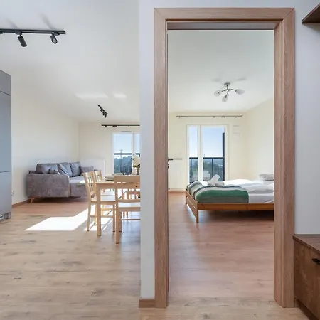 1-bedroom With Parking & Balcony By Renters Apartment *