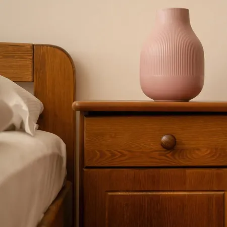 1-bedroom With Parking & Balcony By Renters Apartment