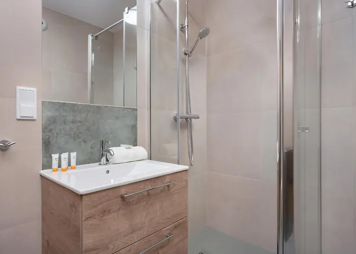 Apartment 1-bedroom With Parking & Balcony By Renters Breslau