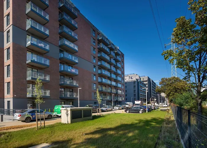 Apartment 1-bedroom With Parking & Balcony By Renters *